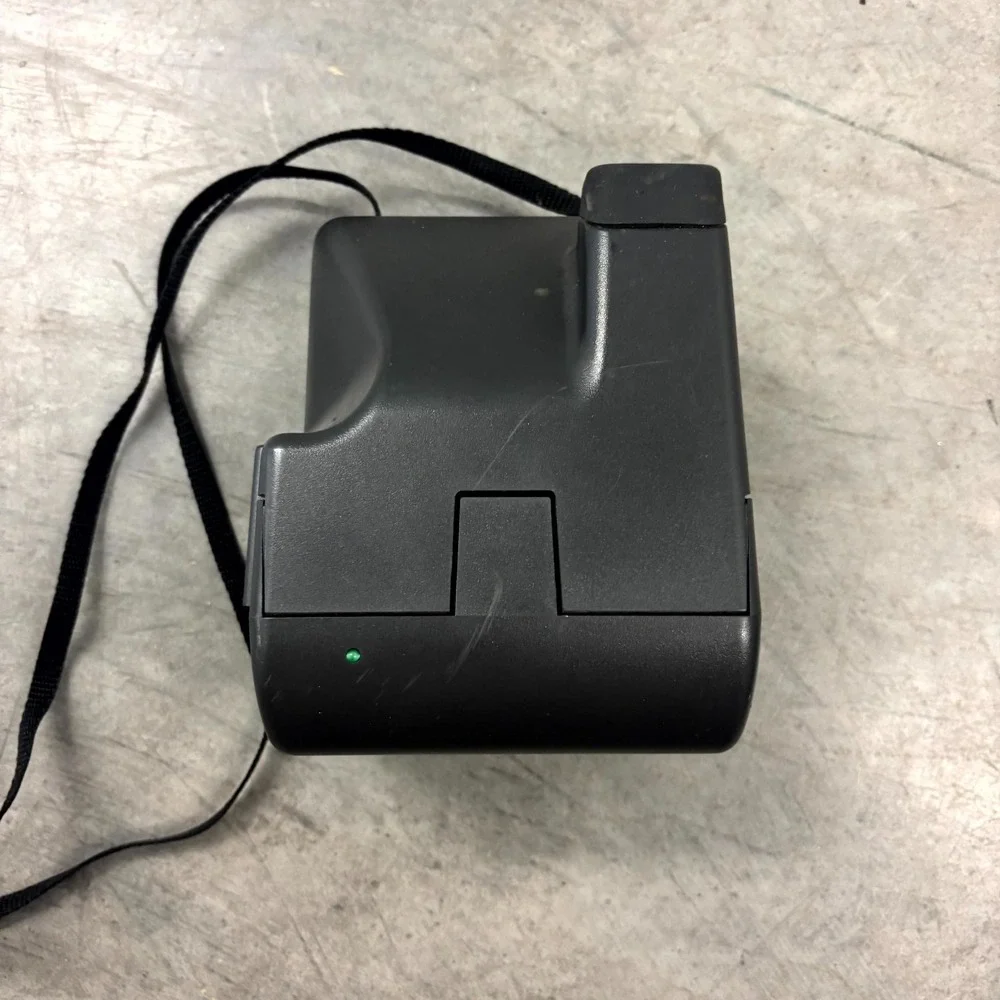 Vintage Polaroid OneStep 600 Instant Camera Black Untested Uses 600 Film